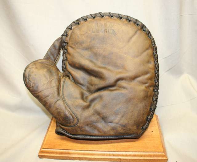 Thomas E. Wilson Major League Mitt Front